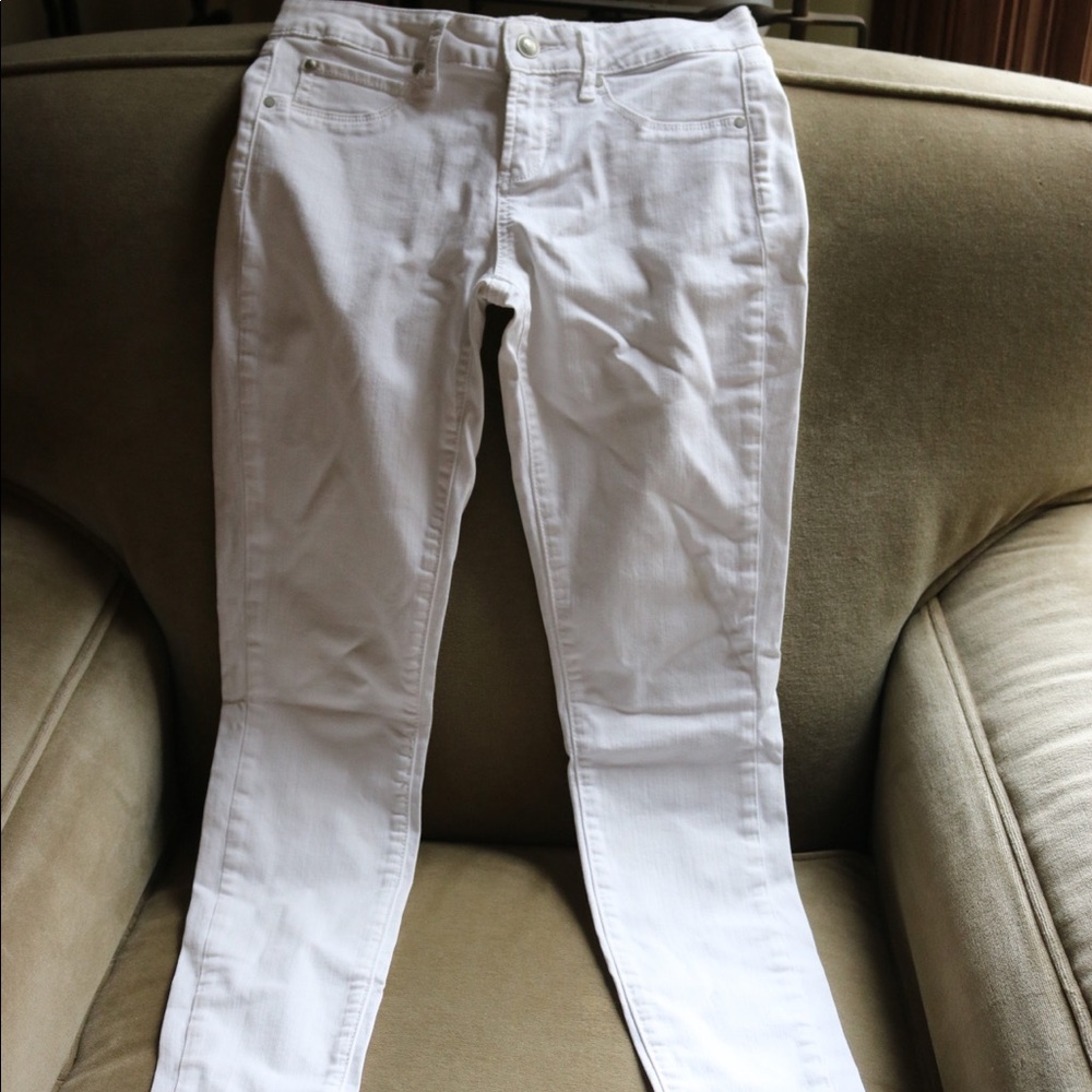 White Articles of Society ankle skinny jeans